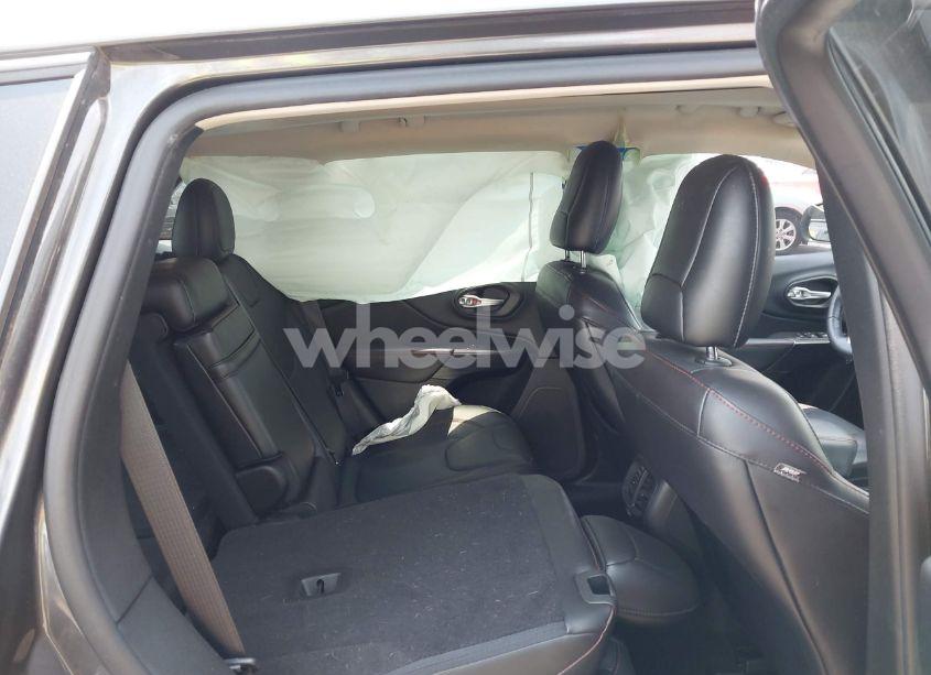 Photo 8 of 2016 Jeep Cherokee TRAILHAWK (VIN 1C4PJMBS0GW267521)