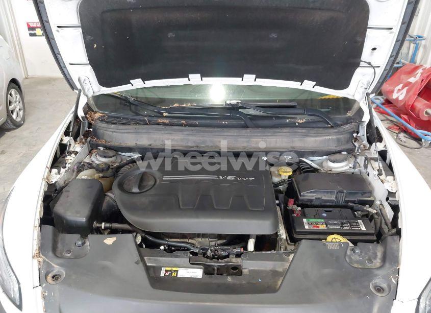 Photo 10 of 2016 Jeep Cherokee TRAILHAWK (VIN 1C4PJMBS0GW316863)