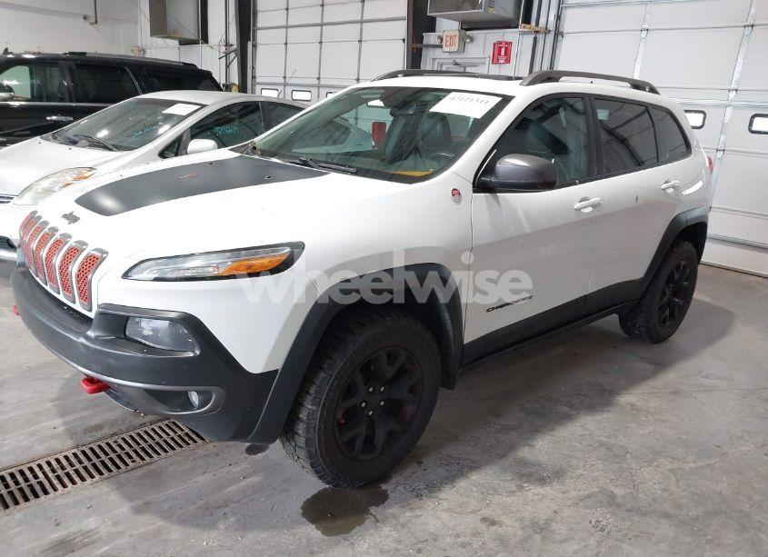Photo 2 of 2016 Jeep Cherokee TRAILHAWK (VIN 1C4PJMBS0GW316863)