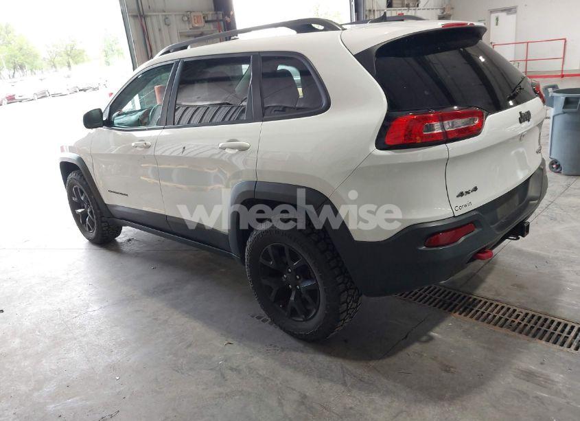 Photo 3 of 2016 Jeep Cherokee TRAILHAWK (VIN 1C4PJMBS0GW316863)