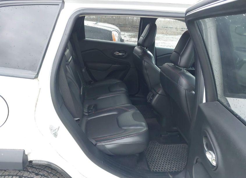 Photo 8 of 2017 Jeep Cherokee TRAILHAWK 4X4 (VIN 1C4PJMBS0HW557162)