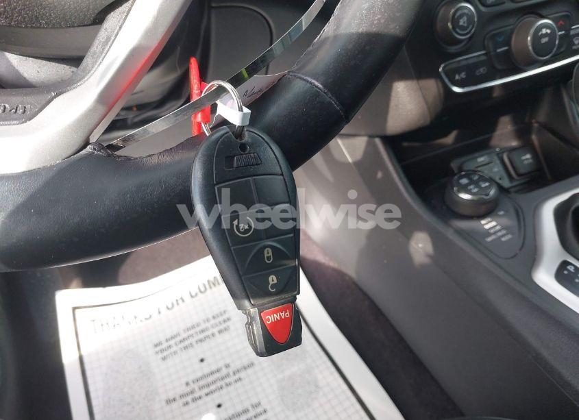 Photo 11 of 2017 Jeep Cherokee TRAILHAWK 4X4 (VIN 1C4PJMBS0HW649422)