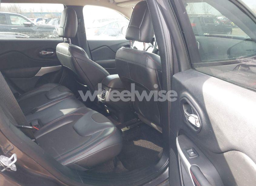 Photo 8 of 2017 Jeep Cherokee TRAILHAWK 4X4 (VIN 1C4PJMBS0HW649422)