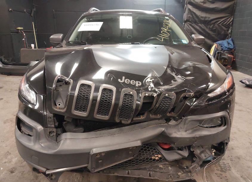 Photo 12 of 2014 Jeep Cherokee TRAILHAWK (VIN 1C4PJMBS1EW111601)