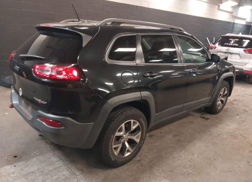 Photo 4 of 2014 Jeep Cherokee TRAILHAWK (VIN 1C4PJMBS1EW111601)