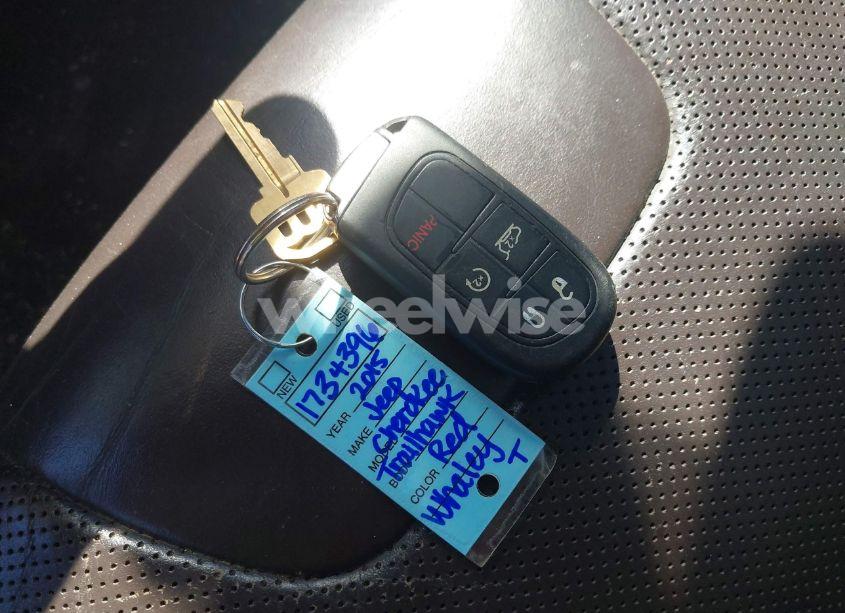 Photo 11 of 2015 Jeep Cherokee TRAILHAWK (VIN 1C4PJMBS1FW640483)