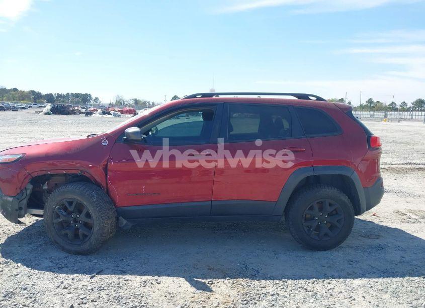 Photo 14 of 2015 Jeep Cherokee TRAILHAWK (VIN 1C4PJMBS1FW640483)
