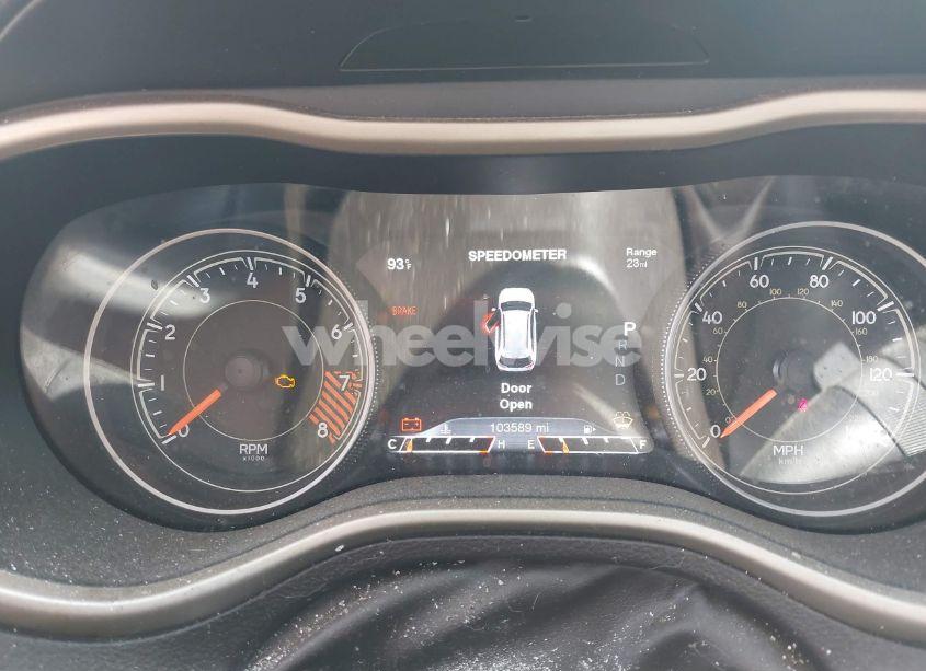 Photo 15 of 2015 Jeep Cherokee TRAILHAWK (VIN 1C4PJMBS1FW640483)