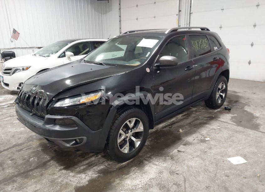 Photo 2 of 2015 Jeep Cherokee TRAILHAWK (VIN 1C4PJMBS1FW644422)