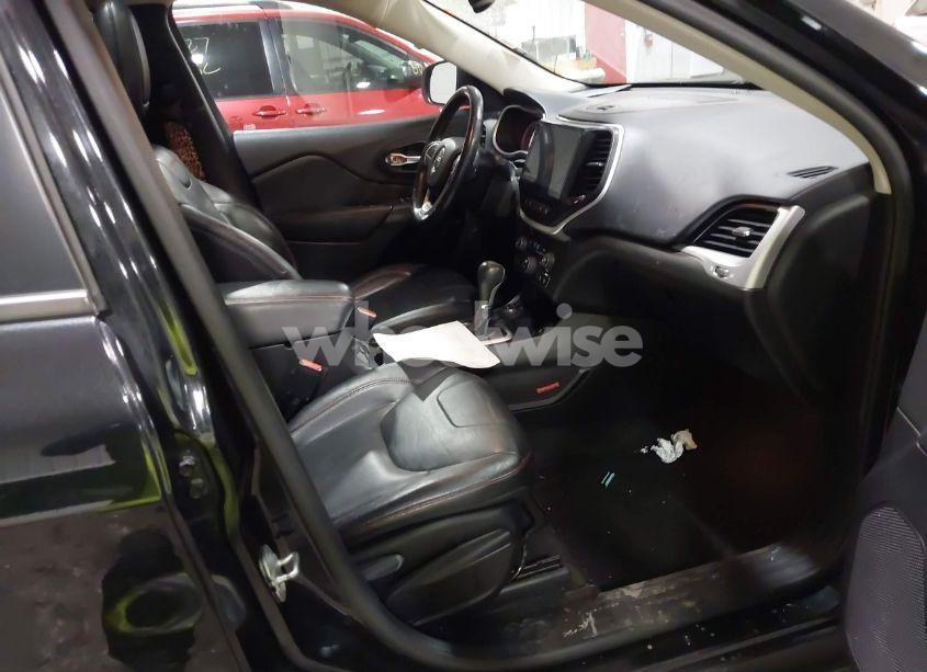 Photo 5 of 2015 Jeep Cherokee TRAILHAWK (VIN 1C4PJMBS1FW644422)