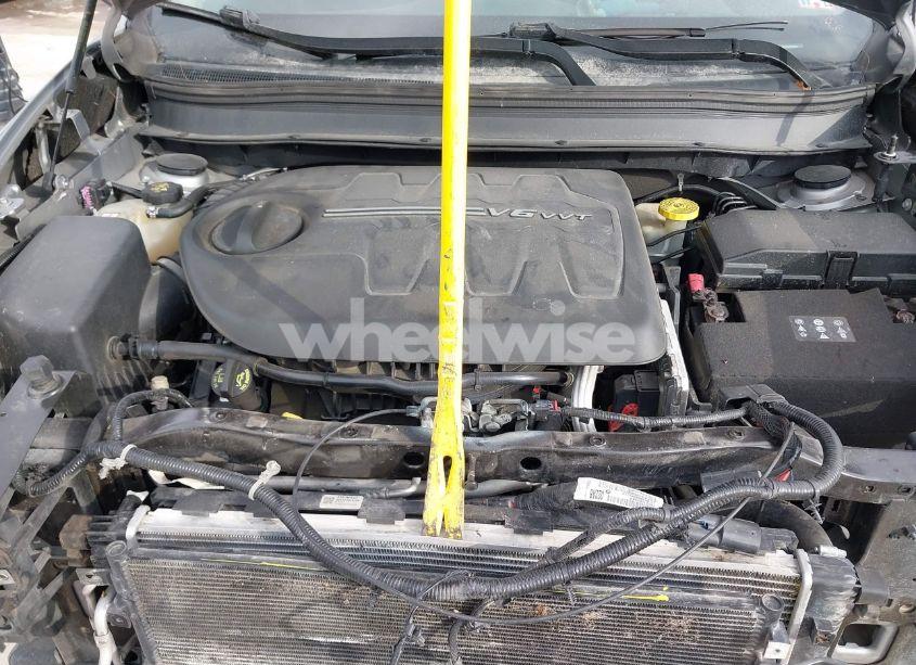 Photo 10 of 2015 Jeep Cherokee TRAILHAWK (VIN 1C4PJMBS1FW666968)