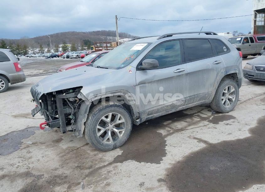 Photo 2 of 2015 Jeep Cherokee TRAILHAWK (VIN 1C4PJMBS1FW666968)