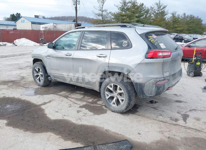 Photo 3 of 2015 Jeep Cherokee TRAILHAWK (VIN 1C4PJMBS1FW666968)