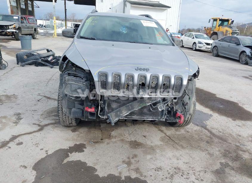 Photo 6 of 2015 Jeep Cherokee TRAILHAWK (VIN 1C4PJMBS1FW666968)