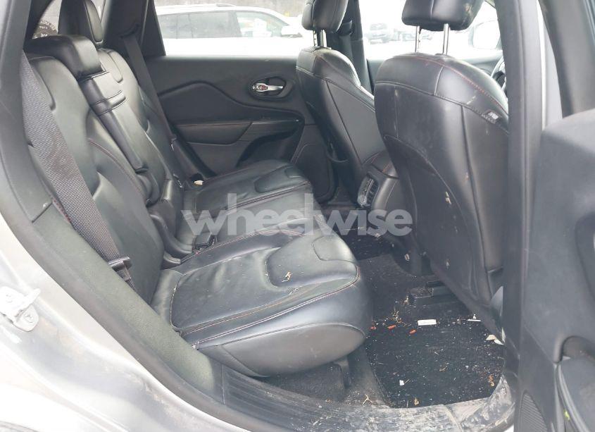 Photo 8 of 2015 Jeep Cherokee TRAILHAWK (VIN 1C4PJMBS1FW666968)