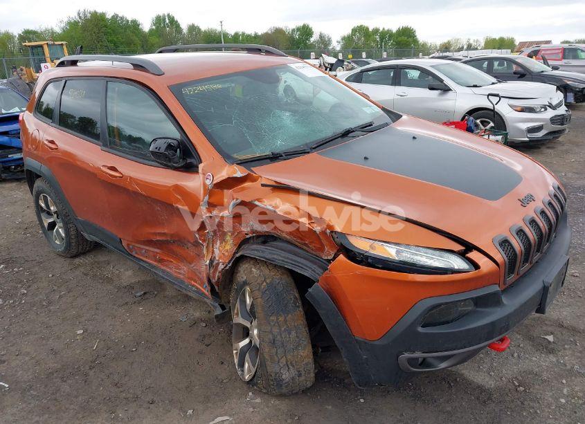 Photo 6 of 2015 Jeep Cherokee TRAILHAWK (VIN 1C4PJMBS1FW674455)