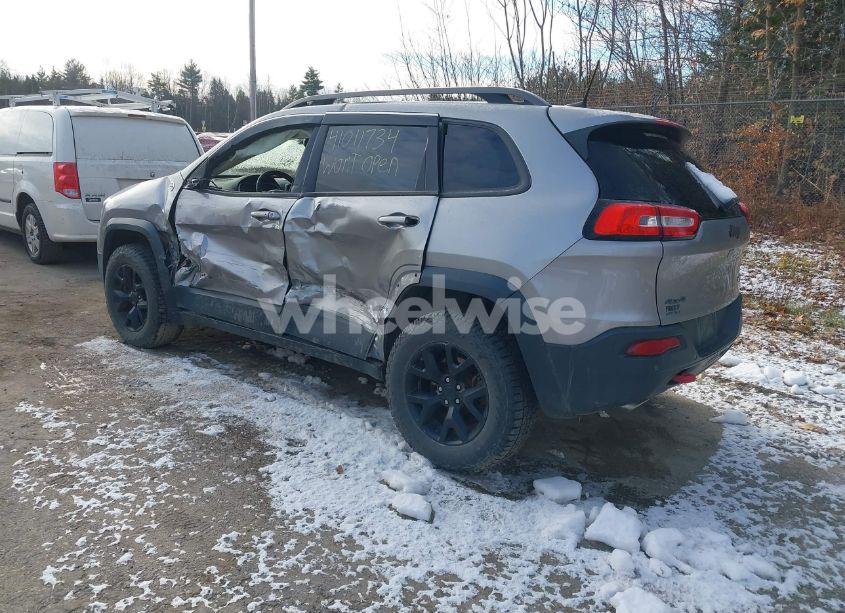 Photo 3 of 2016 Jeep Cherokee TRAILHAWK (VIN 1C4PJMBS1GW353095)