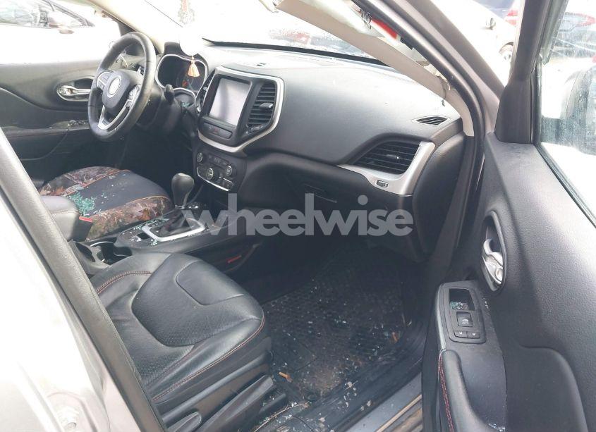 Photo 5 of 2016 Jeep Cherokee TRAILHAWK (VIN 1C4PJMBS1GW353095)