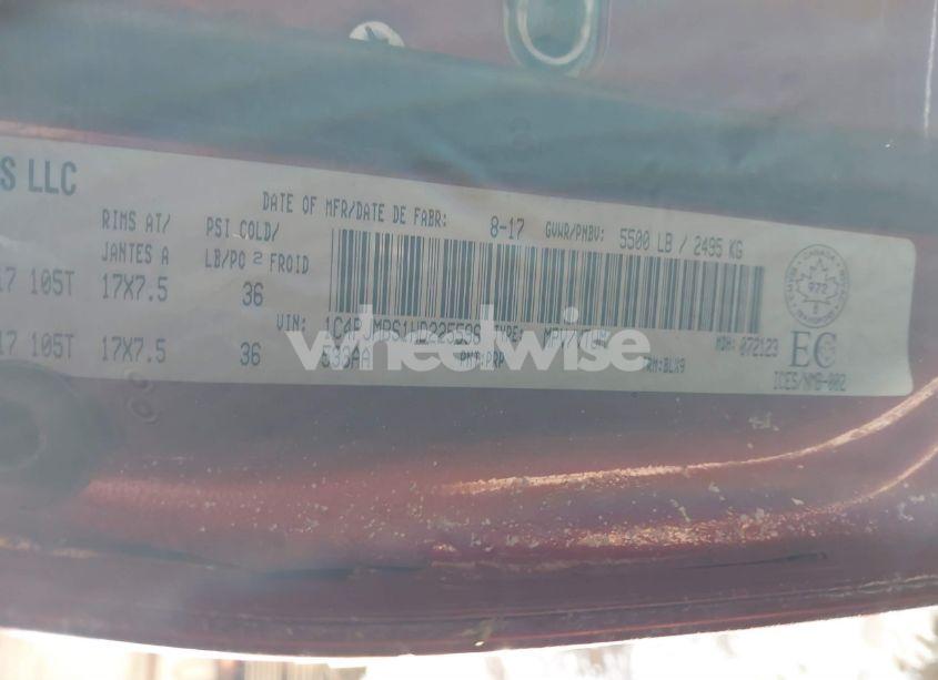 Photo 9 of 2017 Jeep Cherokee TRAILHAWK (VIN 1C4PJMBS1HD225596)