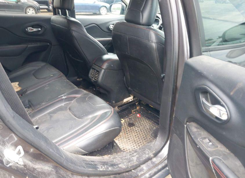 Photo 8 of 2014 Jeep Cherokee TRAILHAWK (VIN 1C4PJMBS2EW159916)