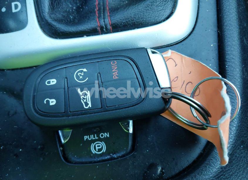 Photo 11 of 2015 Jeep Cherokee TRAILHAWK (VIN 1C4PJMBS2FW587986)