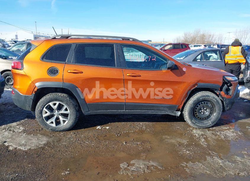 Photo 13 of 2015 Jeep Cherokee TRAILHAWK (VIN 1C4PJMBS2FW587986)