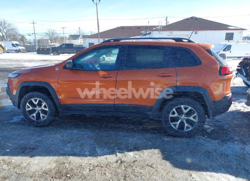 Photo 14 of 2015 Jeep Cherokee TRAILHAWK (VIN 1C4PJMBS2FW587986)