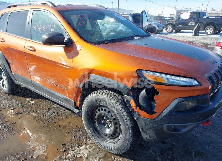 Photo 6 of 2015 Jeep Cherokee TRAILHAWK (VIN 1C4PJMBS2FW587986)