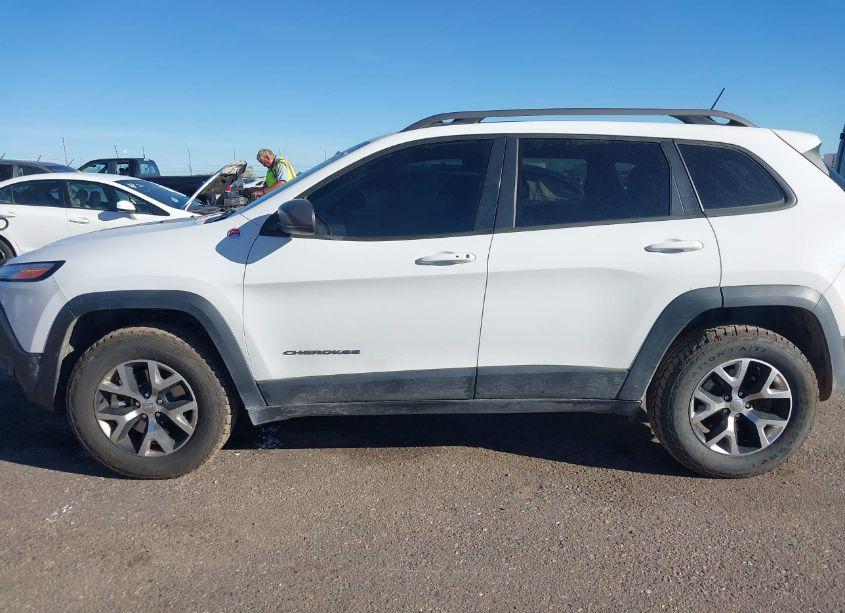 Photo 14 of 2015 Jeep Cherokee TRAILHAWK (VIN 1C4PJMBS2FW757019)