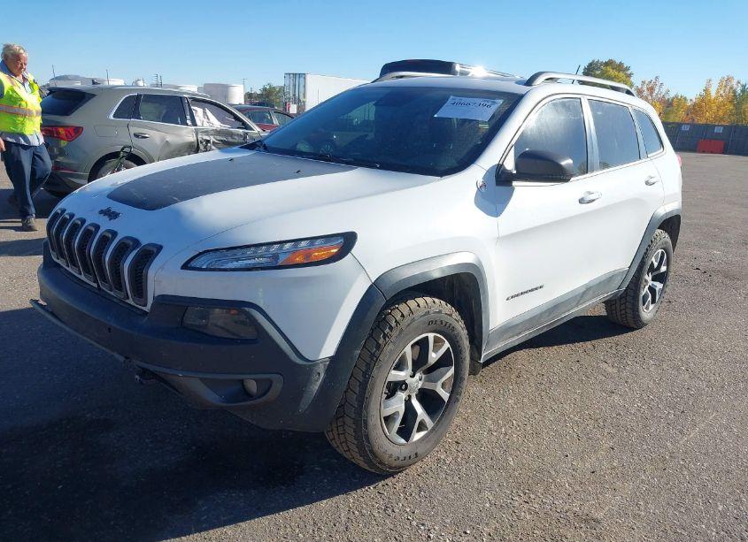 Photo 2 of 2015 Jeep Cherokee TRAILHAWK (VIN 1C4PJMBS2FW757019)