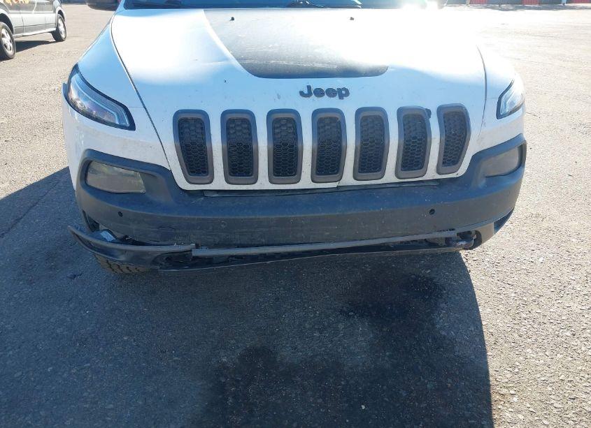 Photo 6 of 2015 Jeep Cherokee TRAILHAWK (VIN 1C4PJMBS2FW757019)