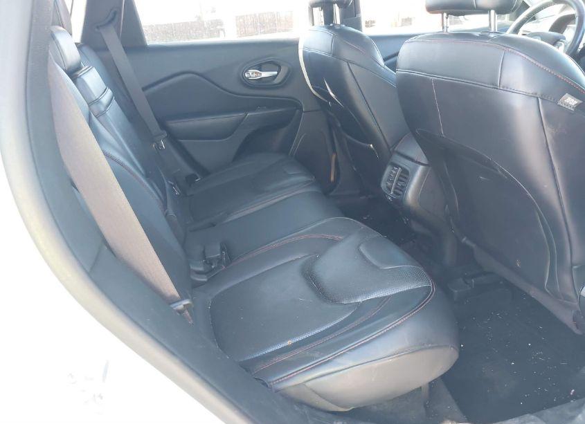 Photo 8 of 2015 Jeep Cherokee TRAILHAWK (VIN 1C4PJMBS2FW757019)