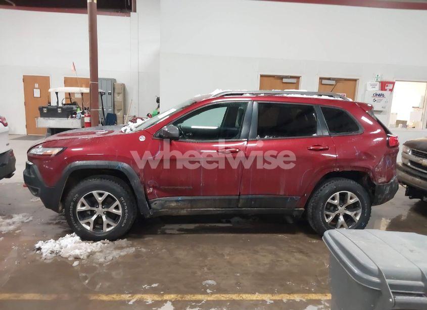 Photo 15 of 2015 Jeep Cherokee TRAILHAWK (VIN 1C4PJMBS2FW772748)