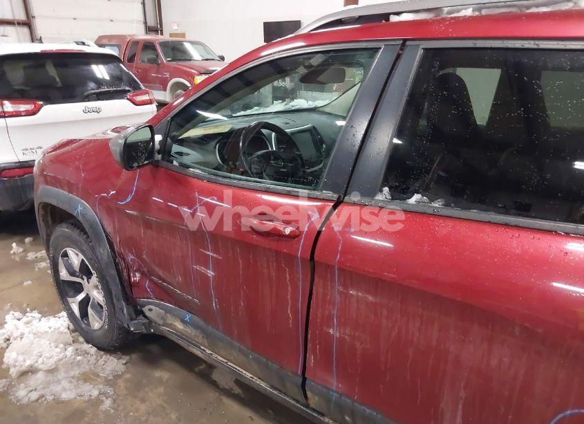 Photo 18 of 2015 Jeep Cherokee TRAILHAWK (VIN 1C4PJMBS2FW772748)