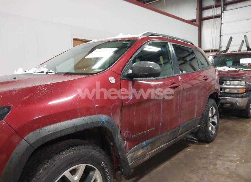 Photo 19 of 2015 Jeep Cherokee TRAILHAWK (VIN 1C4PJMBS2FW772748)