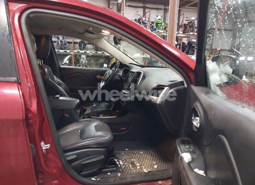 Photo 5 of 2015 Jeep Cherokee TRAILHAWK (VIN 1C4PJMBS2FW772748)