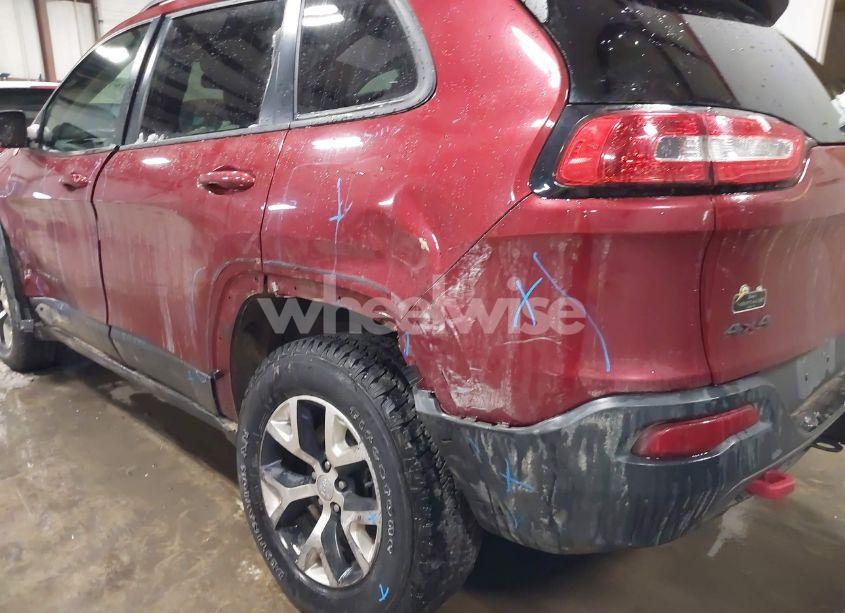 Photo 6 of 2015 Jeep Cherokee TRAILHAWK (VIN 1C4PJMBS2FW772748)