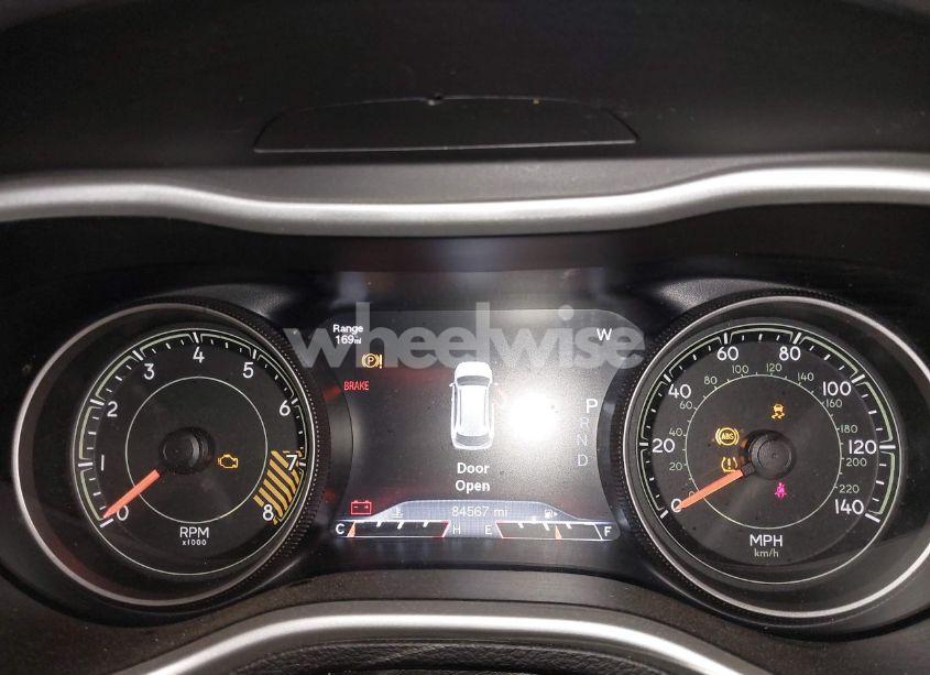 Photo 7 of 2015 Jeep Cherokee TRAILHAWK (VIN 1C4PJMBS2FW772748)