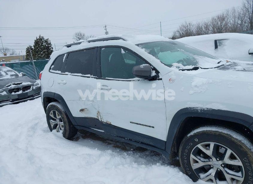 Photo 13 of 2014 Jeep Cherokee TRAILHAWK (VIN 1C4PJMBS3EW160380)