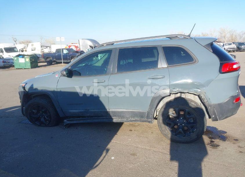 Photo 12 of 2015 Jeep Cherokee TRAILHAWK (VIN 1C4PJMBS3FW510219)