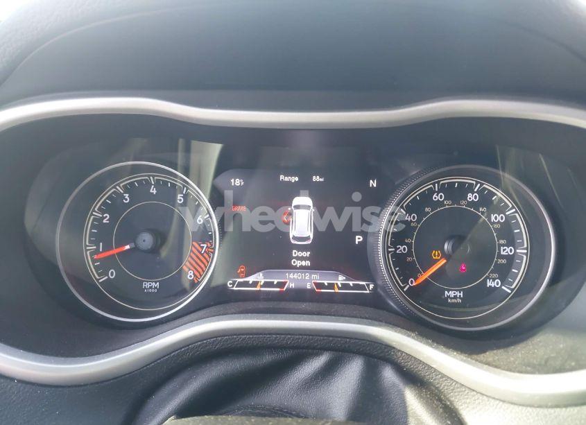 Photo 13 of 2015 Jeep Cherokee TRAILHAWK (VIN 1C4PJMBS3FW510219)