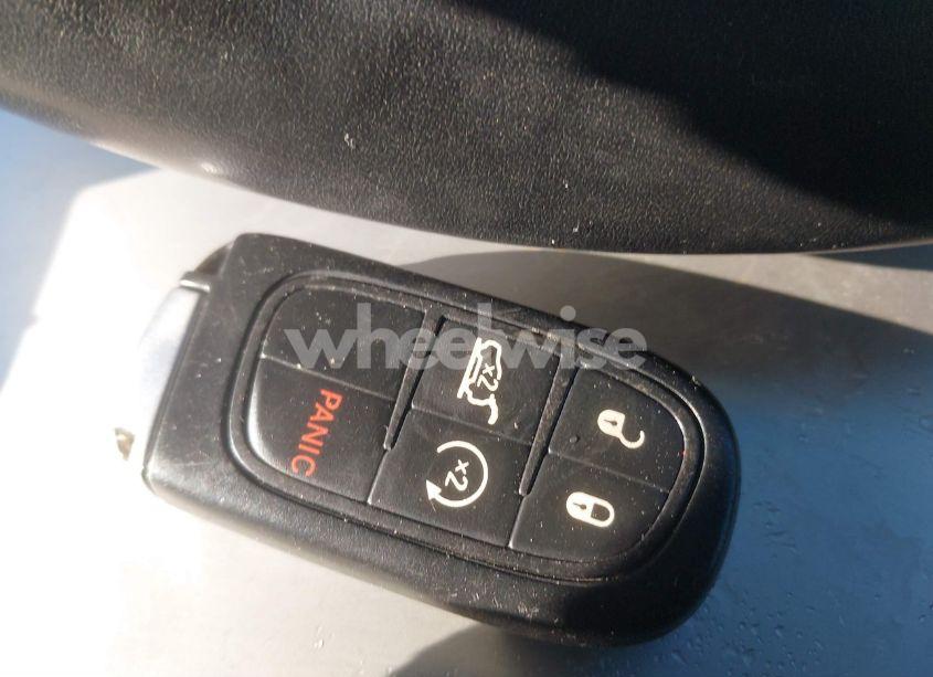 Photo 9 of 2015 Jeep Cherokee TRAILHAWK (VIN 1C4PJMBS3FW510219)