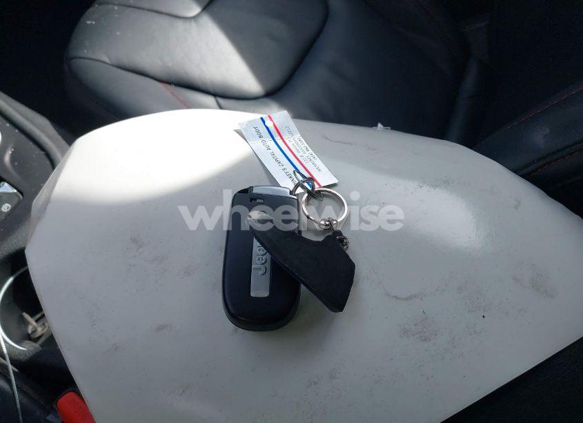 Photo 11 of 2015 Jeep Cherokee TRAILHAWK (VIN 1C4PJMBS3FW520328)