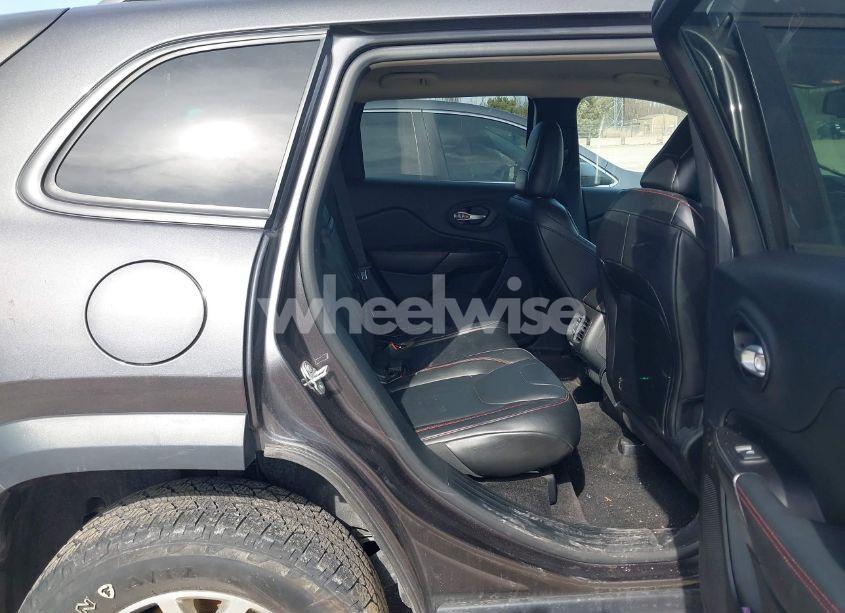 Photo 8 of 2015 Jeep Cherokee TRAILHAWK (VIN 1C4PJMBS3FW520328)