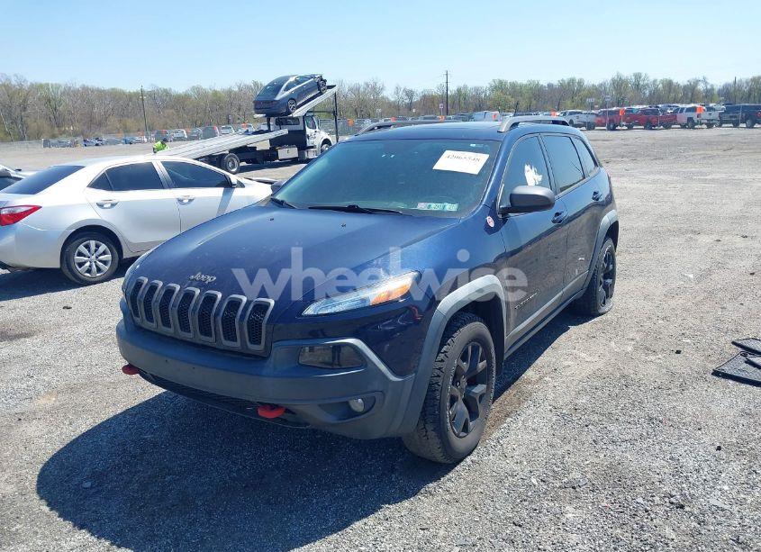 Photo 2 of 2015 Jeep Cherokee TRAILHAWK (VIN 1C4PJMBS3FW520829)