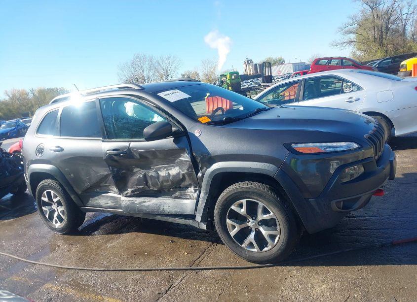 Photo 13 of 2015 Jeep Cherokee TRAILHAWK (VIN 1C4PJMBS3FW654708)