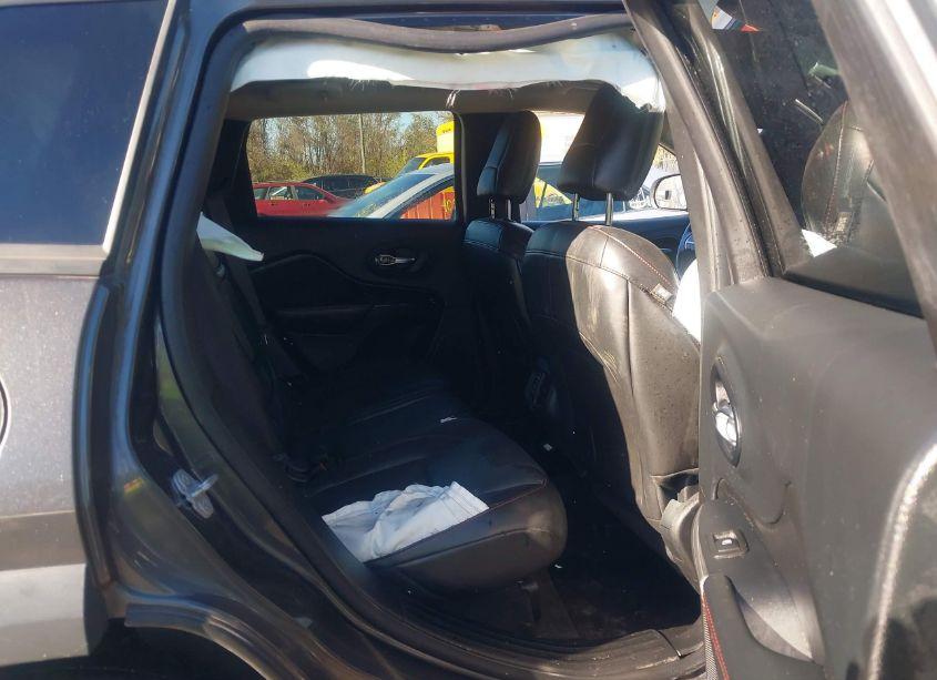 Photo 8 of 2015 Jeep Cherokee TRAILHAWK (VIN 1C4PJMBS3FW654708)