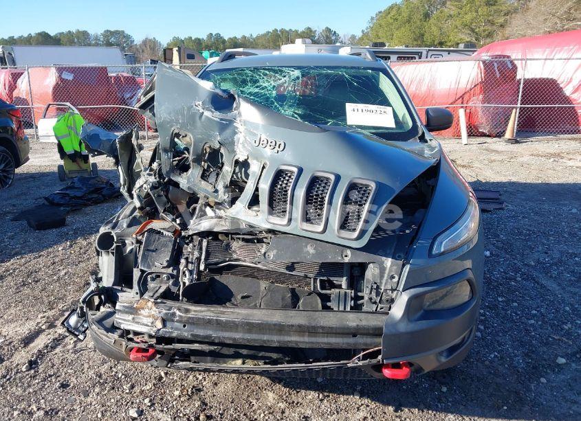 Photo 12 of 2015 Jeep Cherokee TRAILHAWK (VIN 1C4PJMBS3FW675302)
