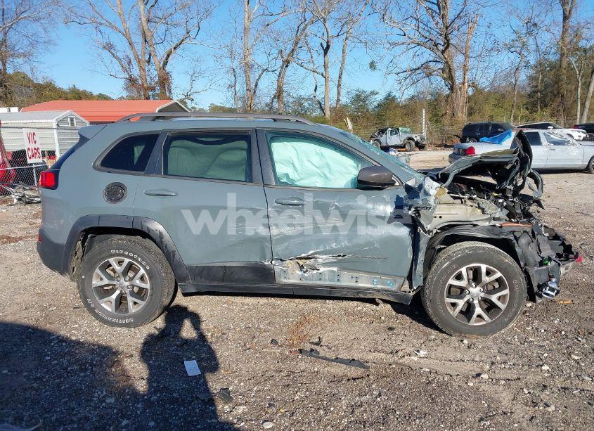 Photo 13 of 2015 Jeep Cherokee TRAILHAWK (VIN 1C4PJMBS3FW675302)