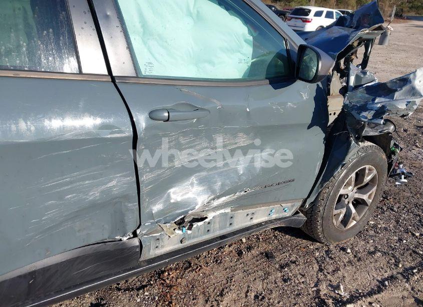 Photo 6 of 2015 Jeep Cherokee TRAILHAWK (VIN 1C4PJMBS3FW675302)